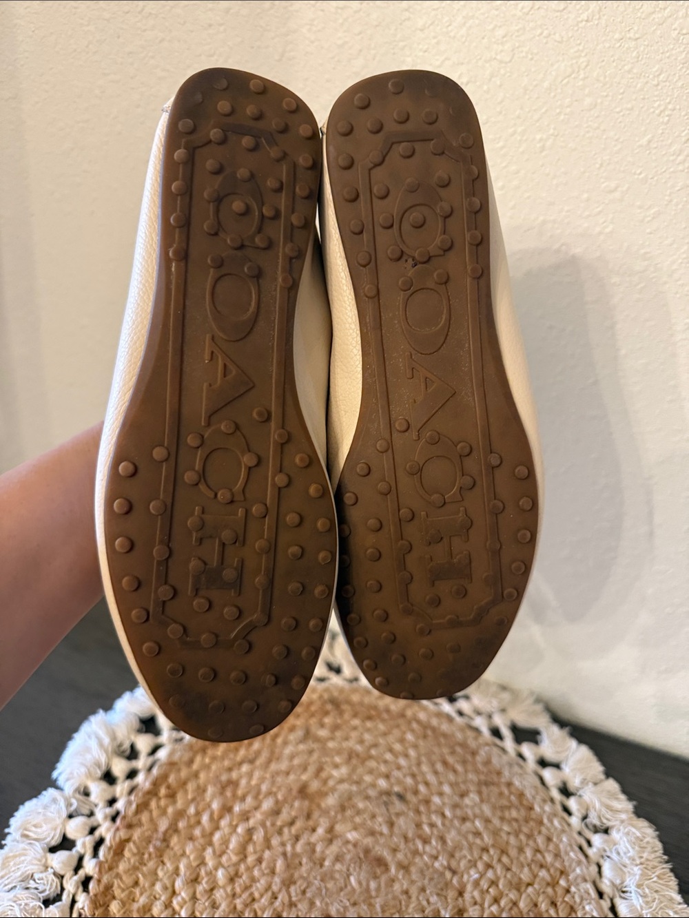 Coach Womens Fredrica Loafers Cream Pebbled Leather Silver Logo Size 7.5 - Picture 8 of 13